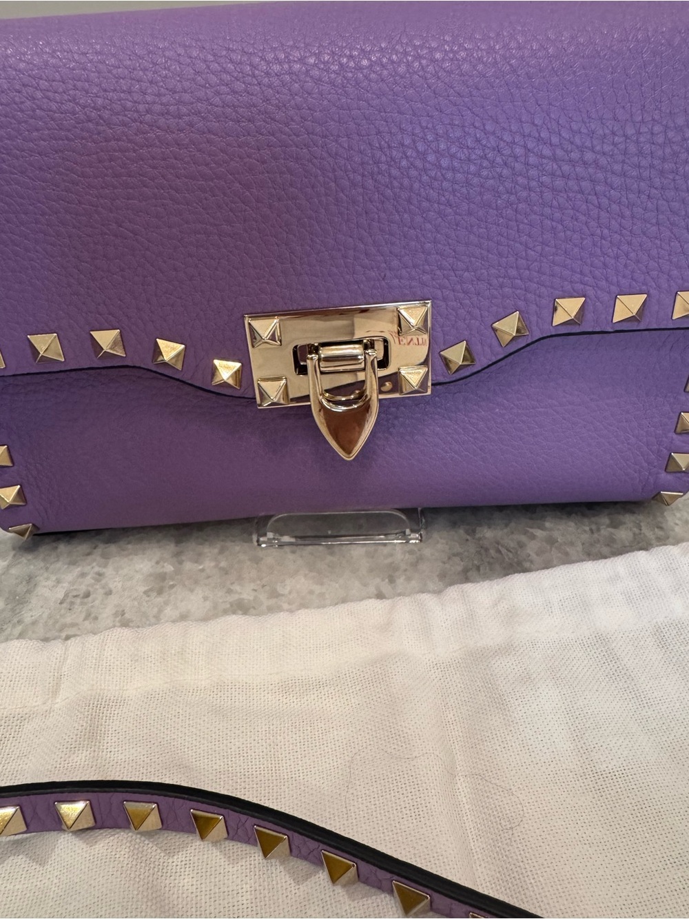 Valentino Garavani Lavender Rockstud Leather Crossbody with Gold Hardware - Picture 3 of 8